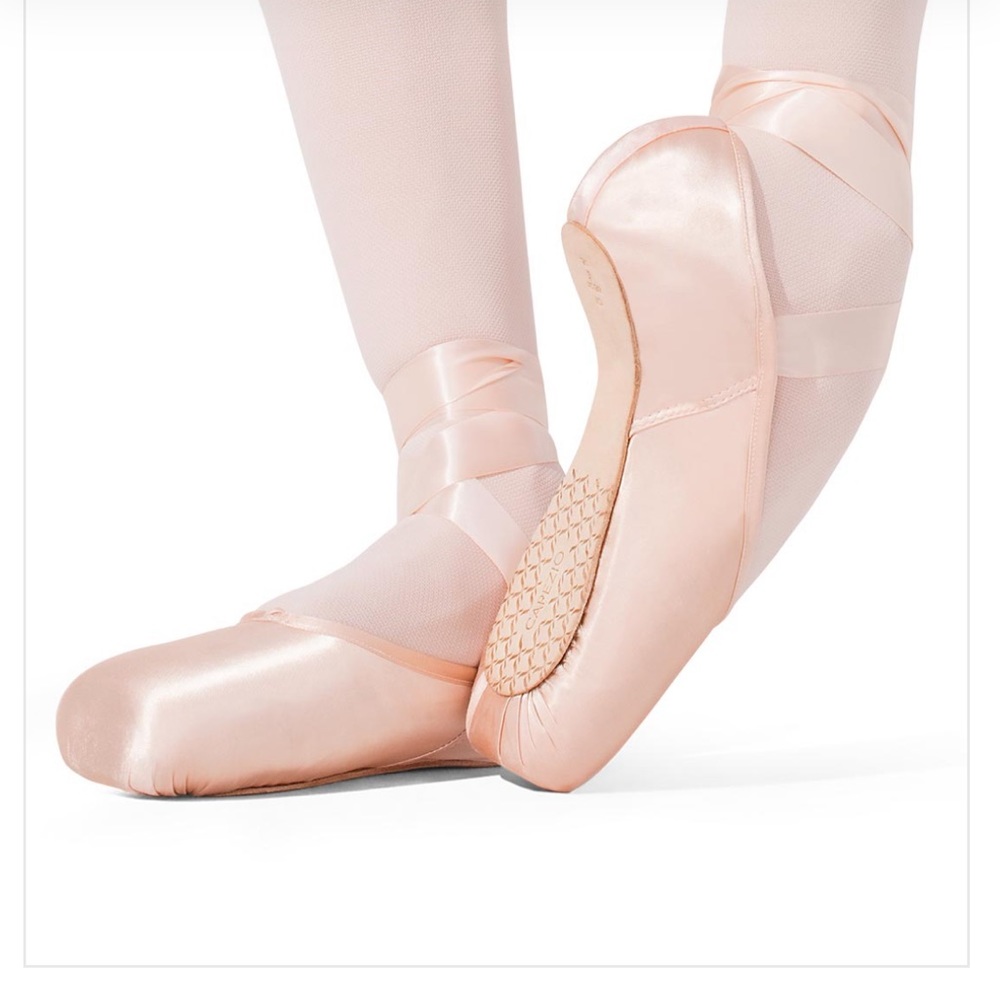 NEW in box, Capezio Ava #3.5 Shank Pointe Shoe, size 10N